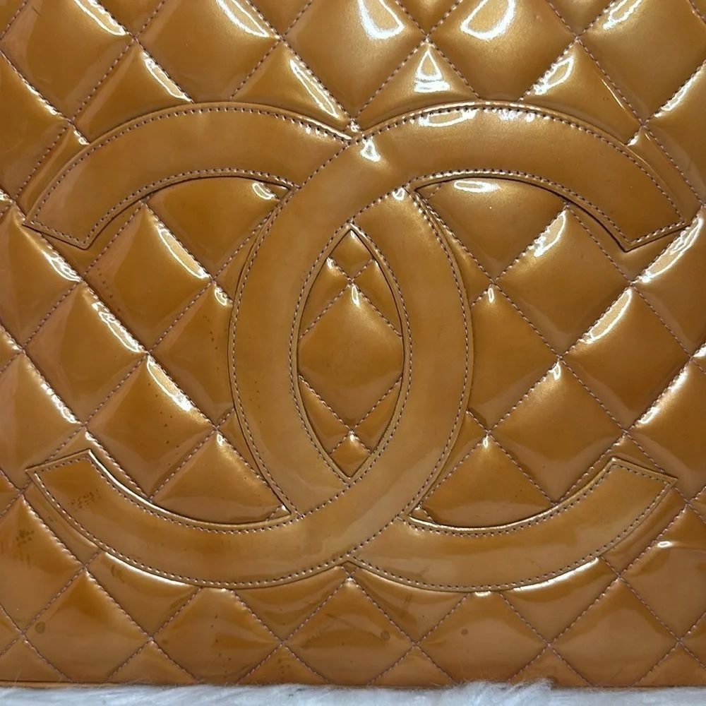 💯Authentic Chanel Medallion PM Size🍀 - Picture 14 of 17